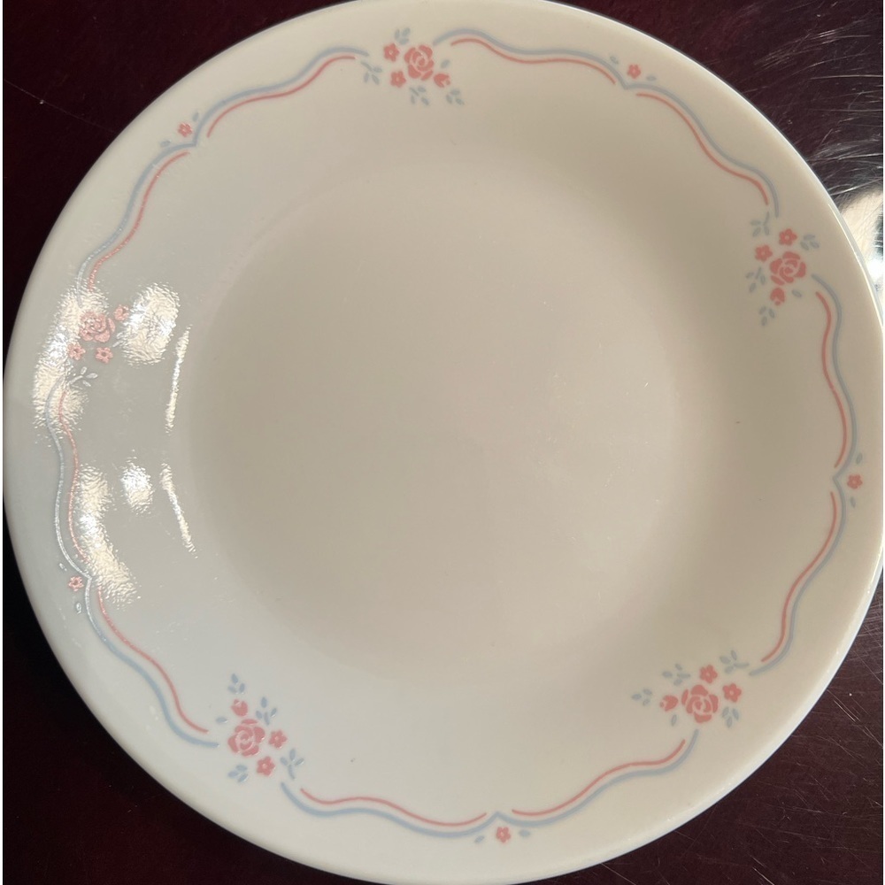 Corelle English Breakfast Bread Salad Dessert Plates Set of 4